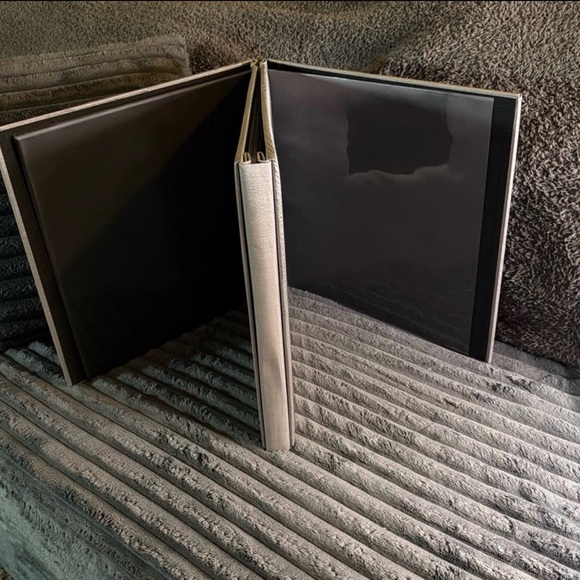 Linen matching photo albums- Neutral Gray - Set of 2 - Picture 3 of 6